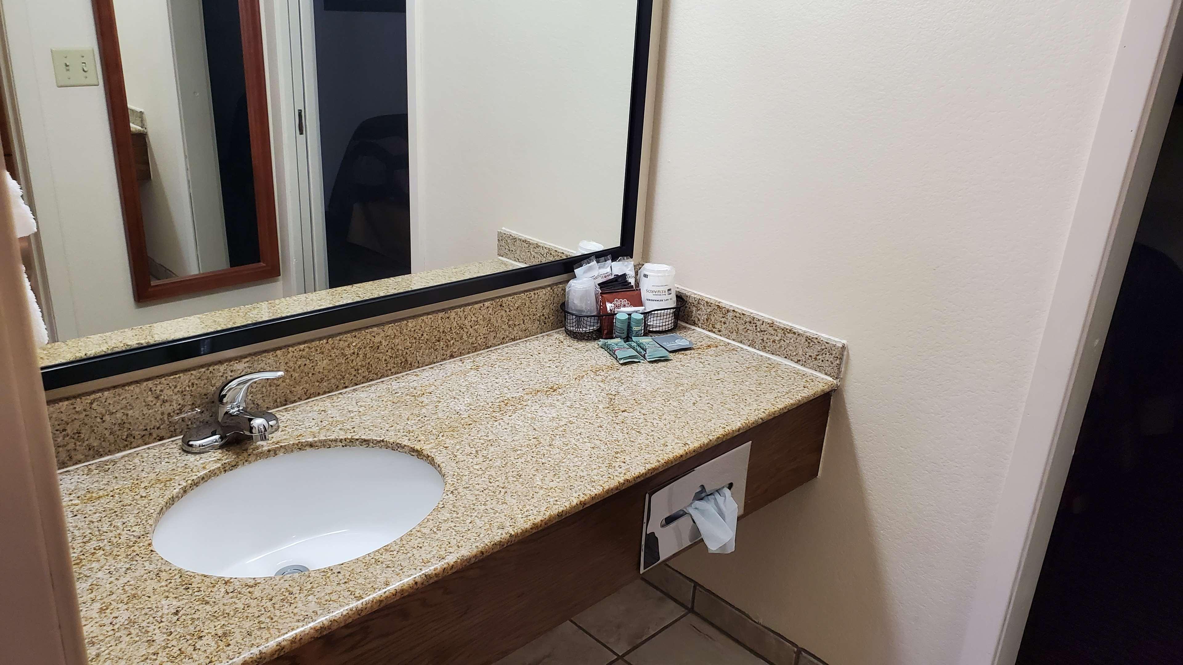 Best Western Plains Motel Волл Екстер'єр фото